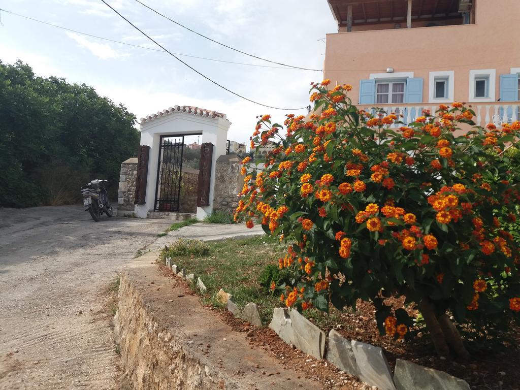 Captain'S Studios Σπέτσες Εξωτερικό φωτογραφία